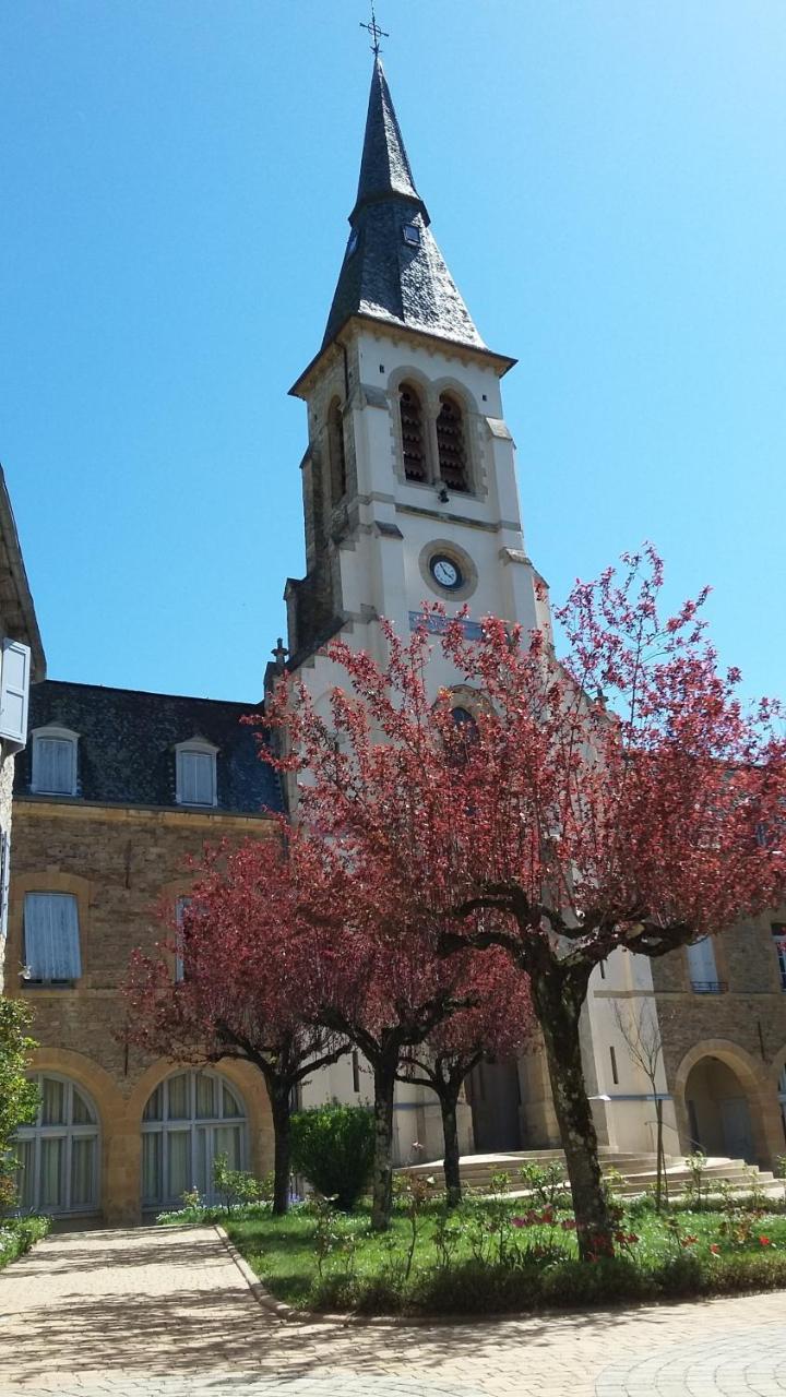 Готель Accueil Du Couvent De Malet Saint-Come-d'Olt Екстер'єр фото